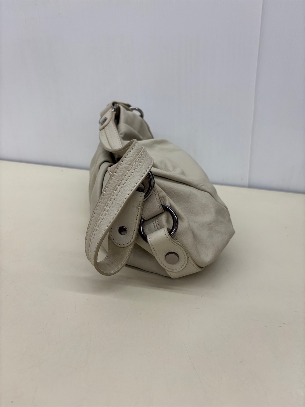 Simply Vera Vera Wang Soft Cream Shoulder Bag - Picture 4 of 9